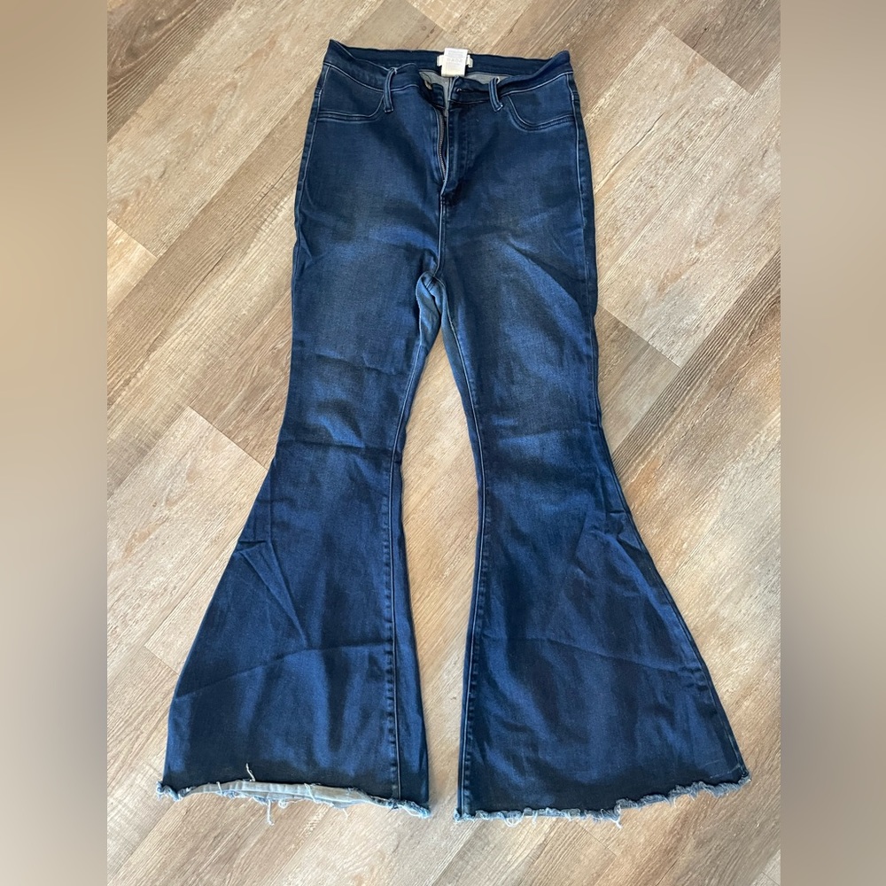 Vibrant wide legged jeans